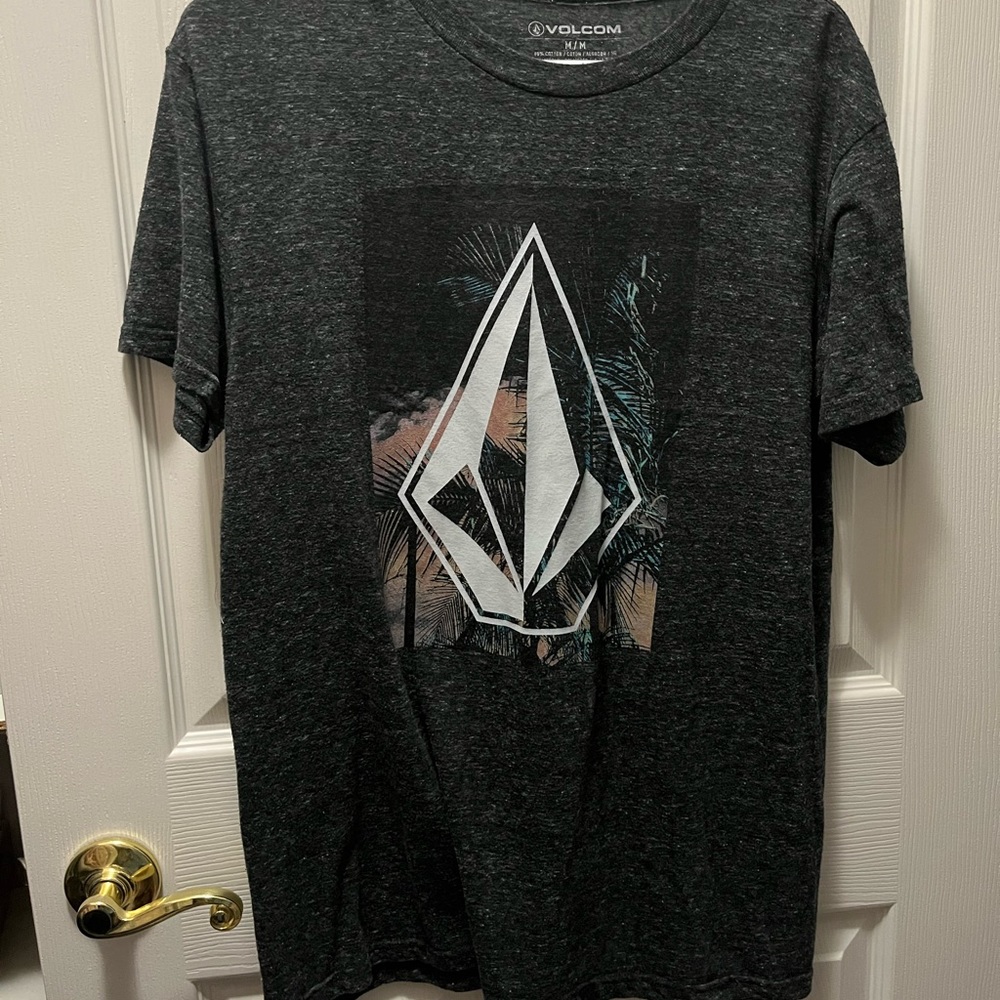 Volcom T shirt